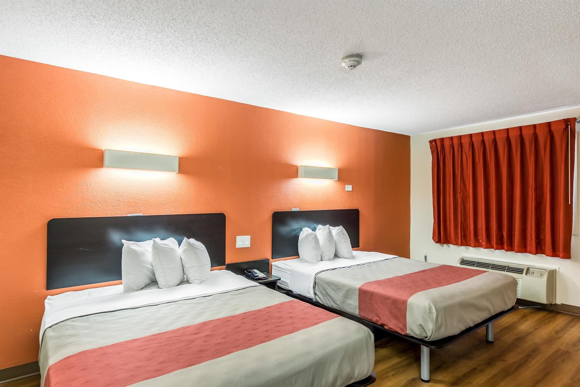 Motel 6 New Brunswick Exterior photo